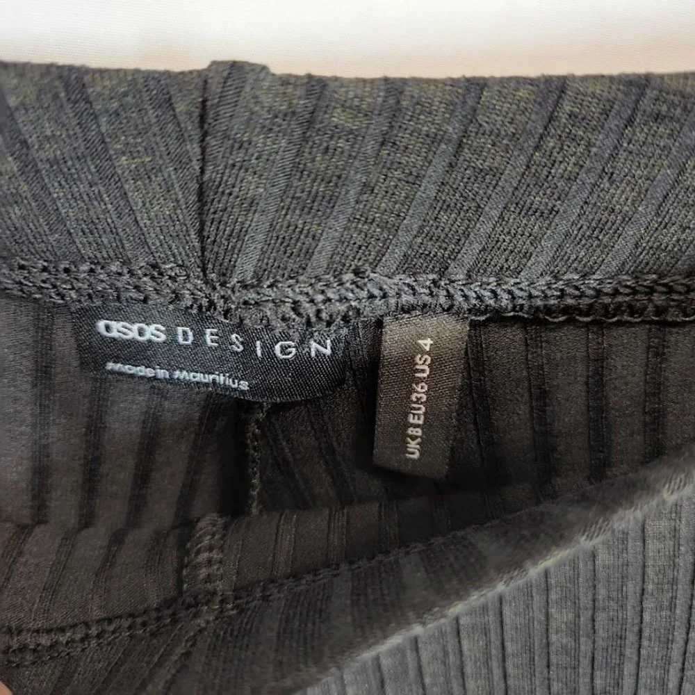 ASOS DESIGN legging‎ shorts in rib in black Size US 4